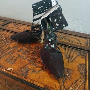 Snakeskin and black heels